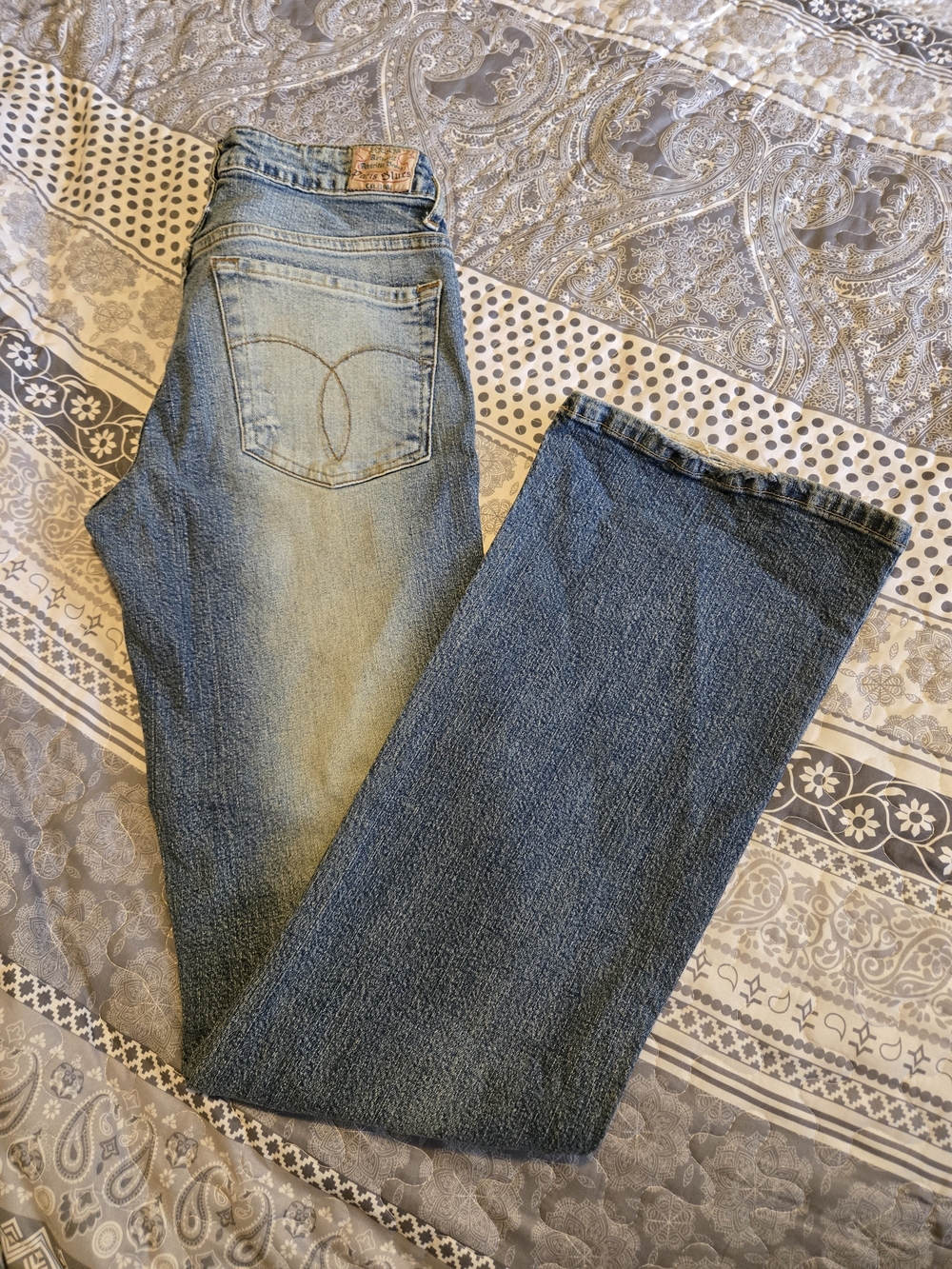 Paris Blues Women's Boot Cut Jeans in Two-Tone Blue Factory Fading Size 7